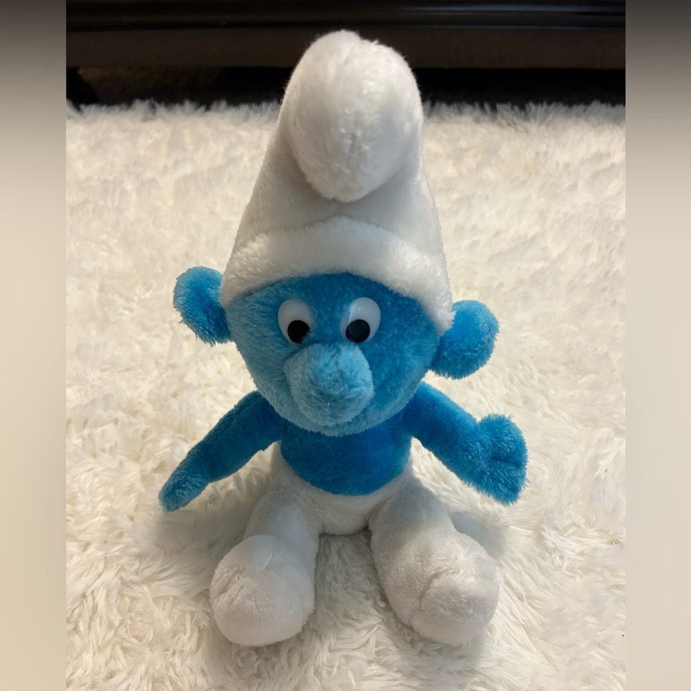 Vintage Peyo 1979 smurf. Smurf blue and white